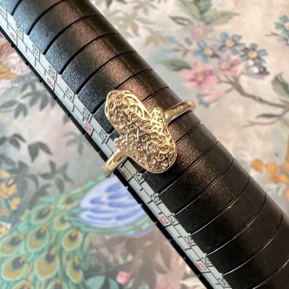 Detailed Hand Ring sz 10 3/4 Park Lane Jewelry Gold Tone Retired - Picture 3 of 9